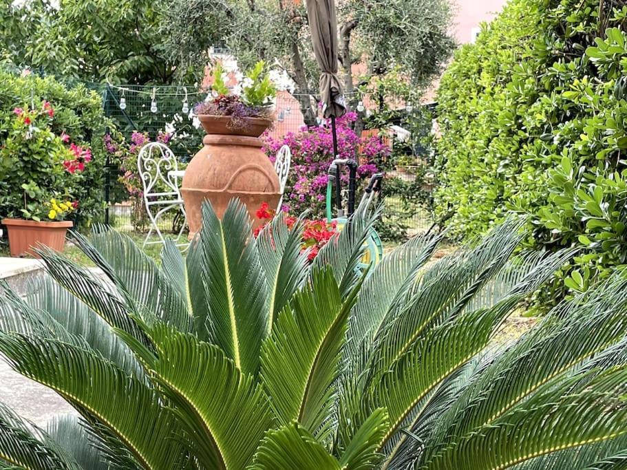 Annali Casa Vacanze - Shabby Style Nella Natura ลาสเปเซีย ภายนอก รูปภาพ