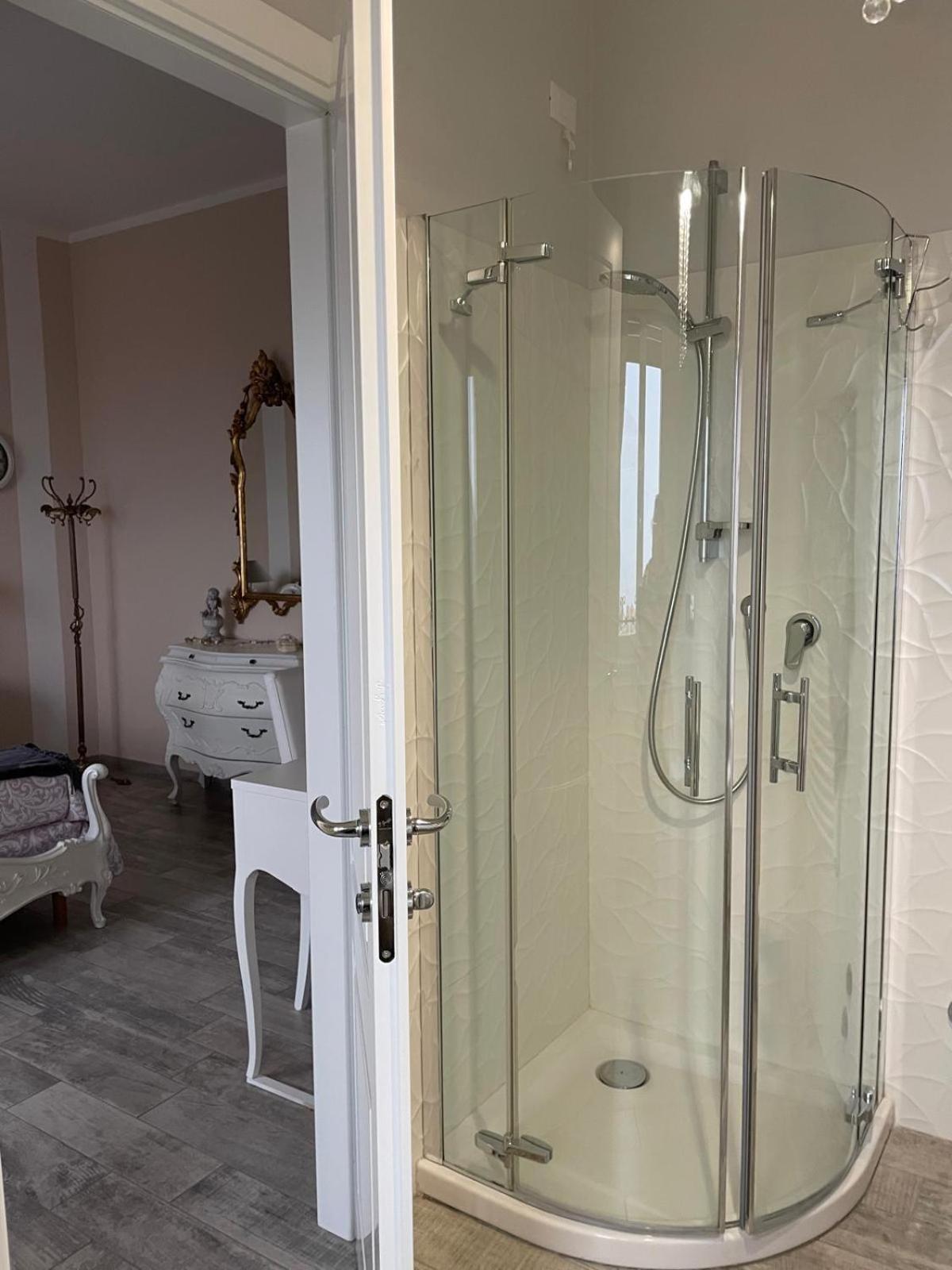 Annali Casa Vacanze - Shabby Style Nella Natura ลาสเปเซีย ภายนอก รูปภาพ